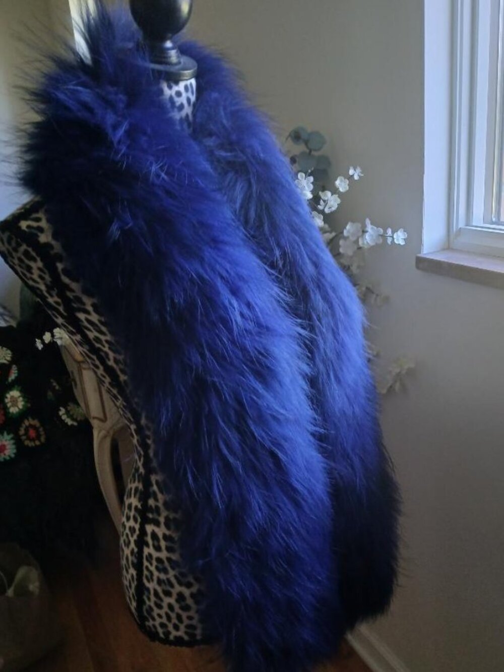 NWOT real FOX Fur scarf scarve super soft and long length vibrant blue